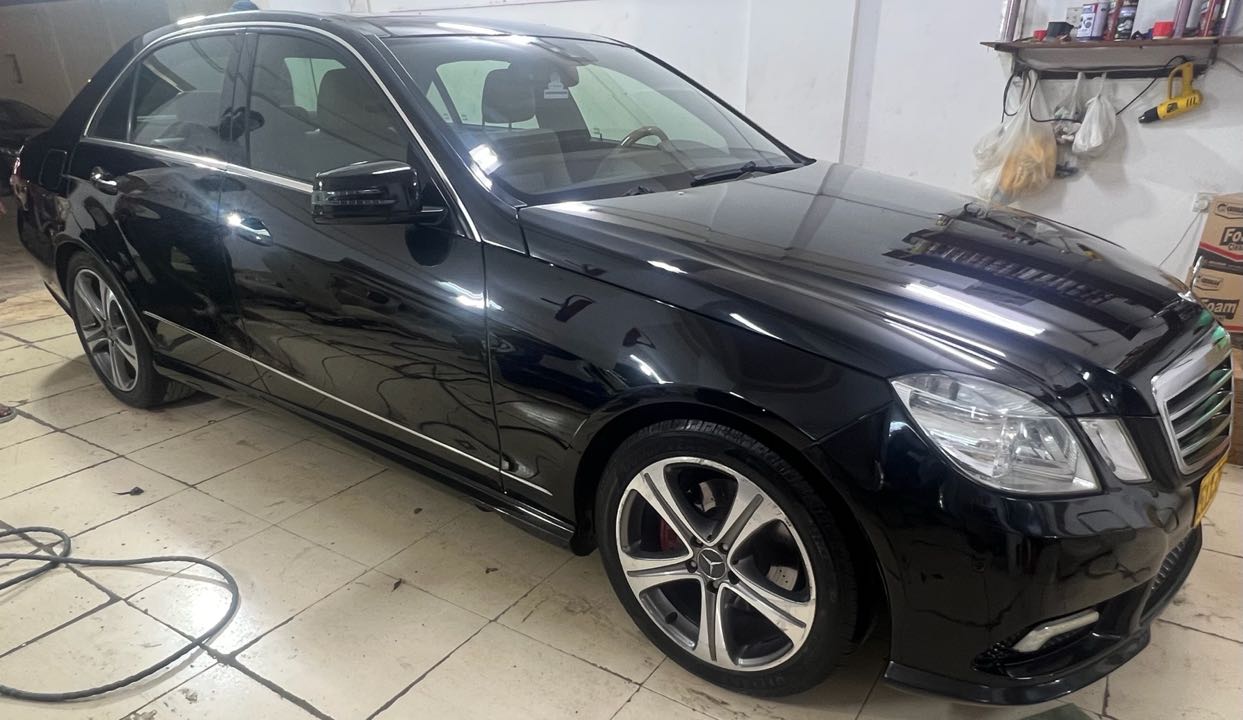 Car Image 2010 MERCEDES E Class 350