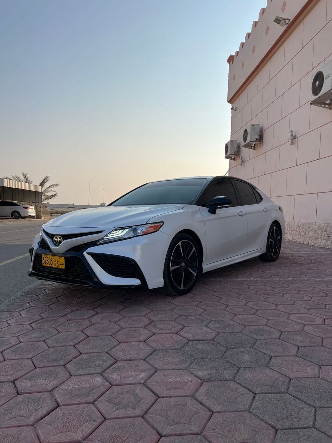 Car Image 2019 TOYOTA CAMRY XSE