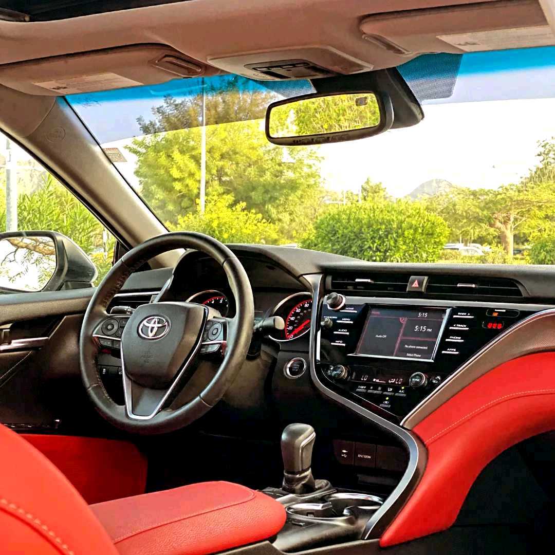 Car Image 2018 TOYOTA CAMRY XSE