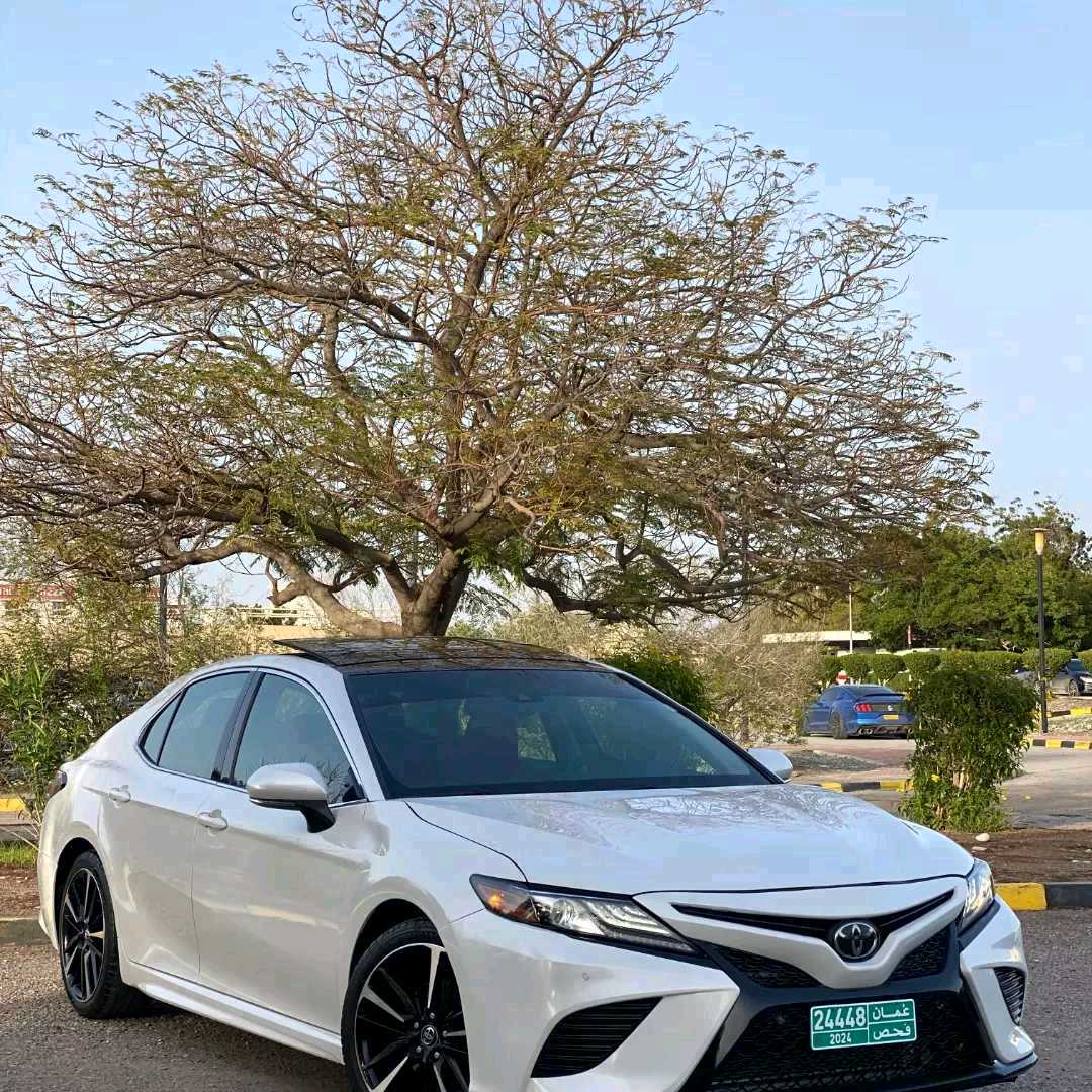 Car Image 2018 TOYOTA CAMRY XSE