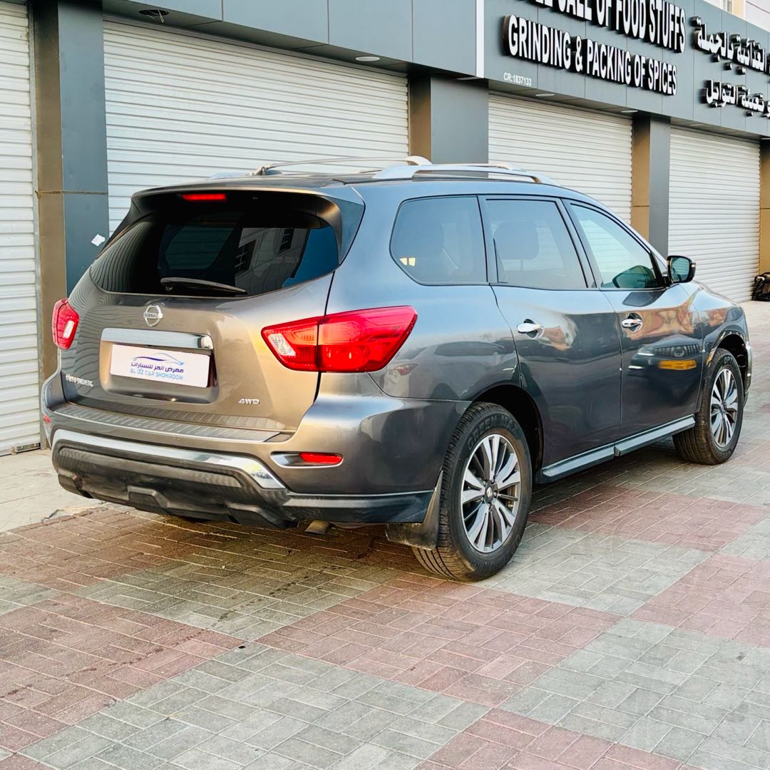 Car Image 2017 NISSAN PATHFINDER S