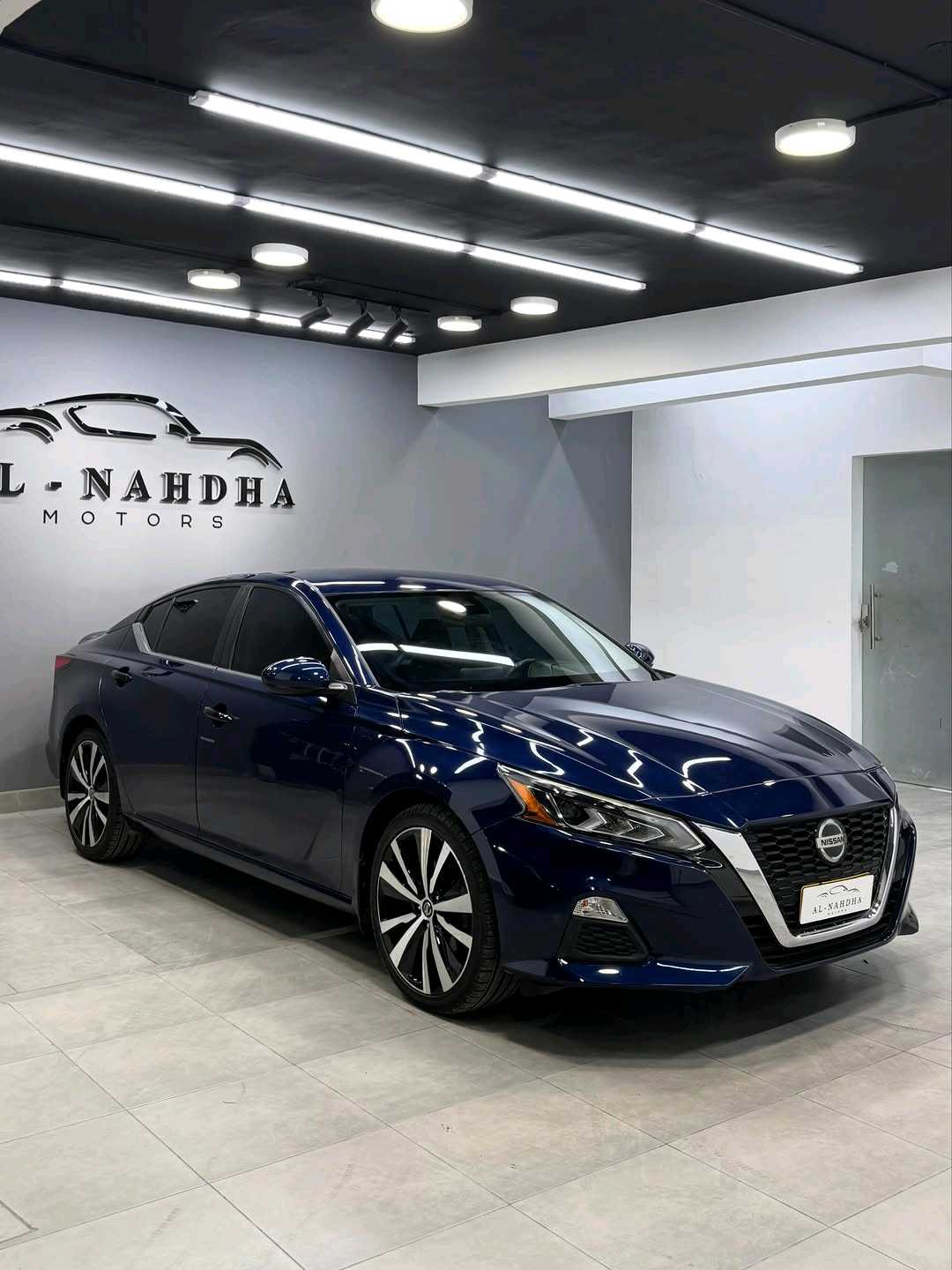 Car Image 2020 NISSAN ALTIMA SR