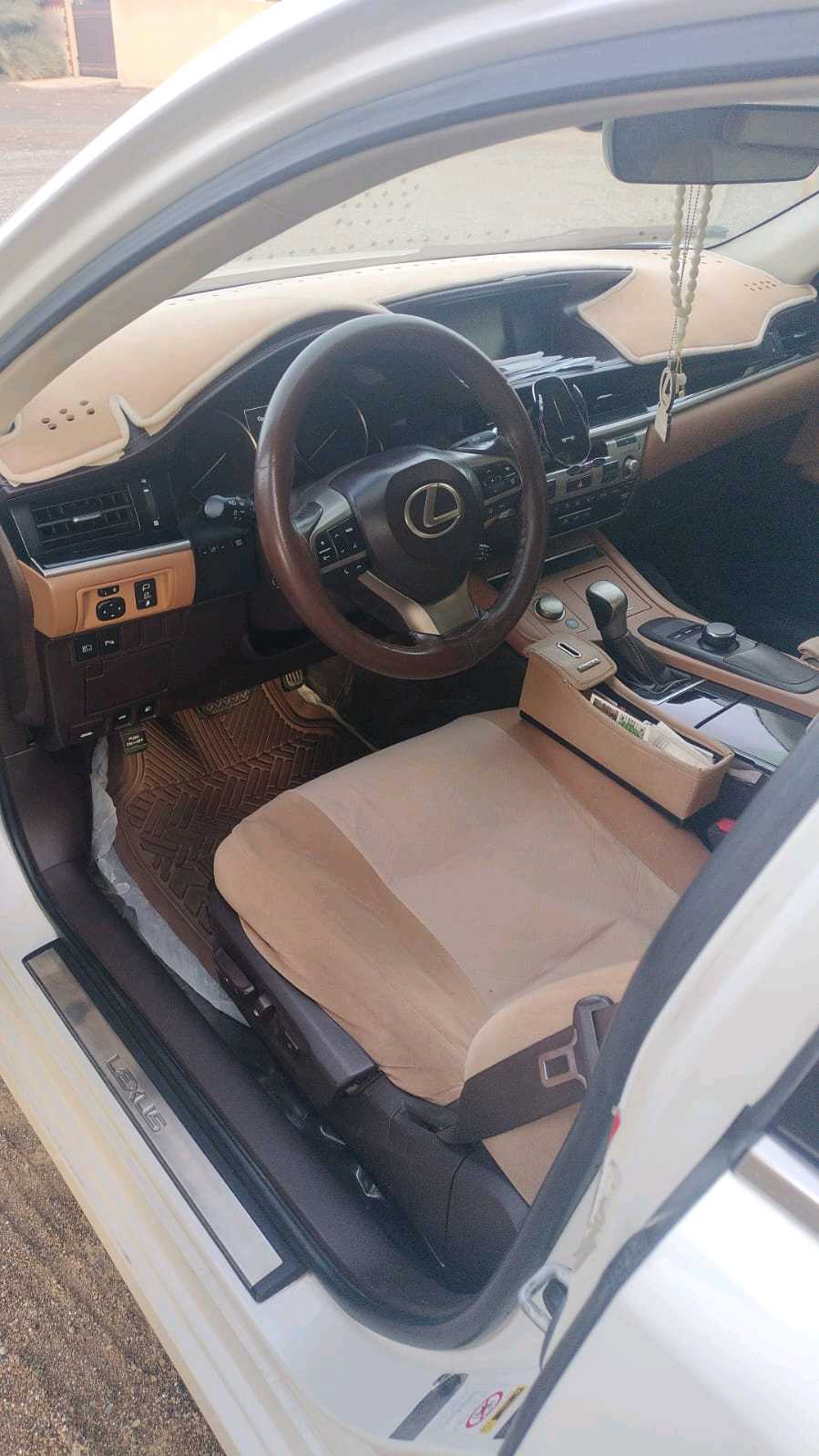 Car Image 2017 LEXUS ES 350