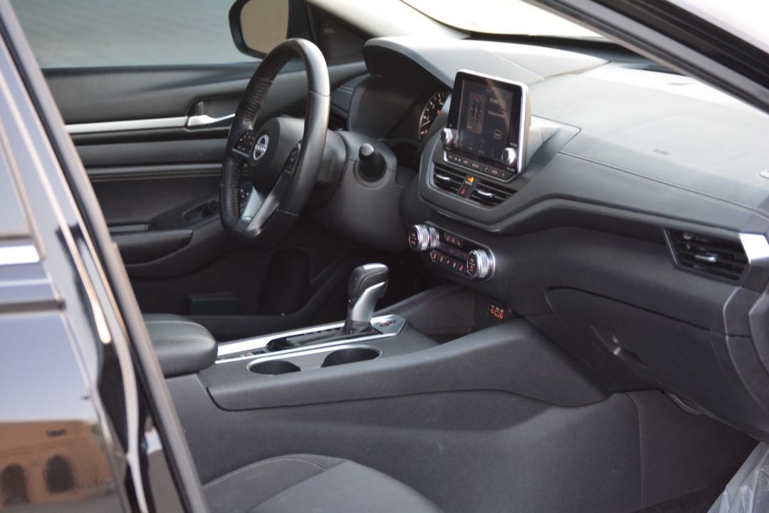 Car Image 2019 NISSAN ALTIMA SV