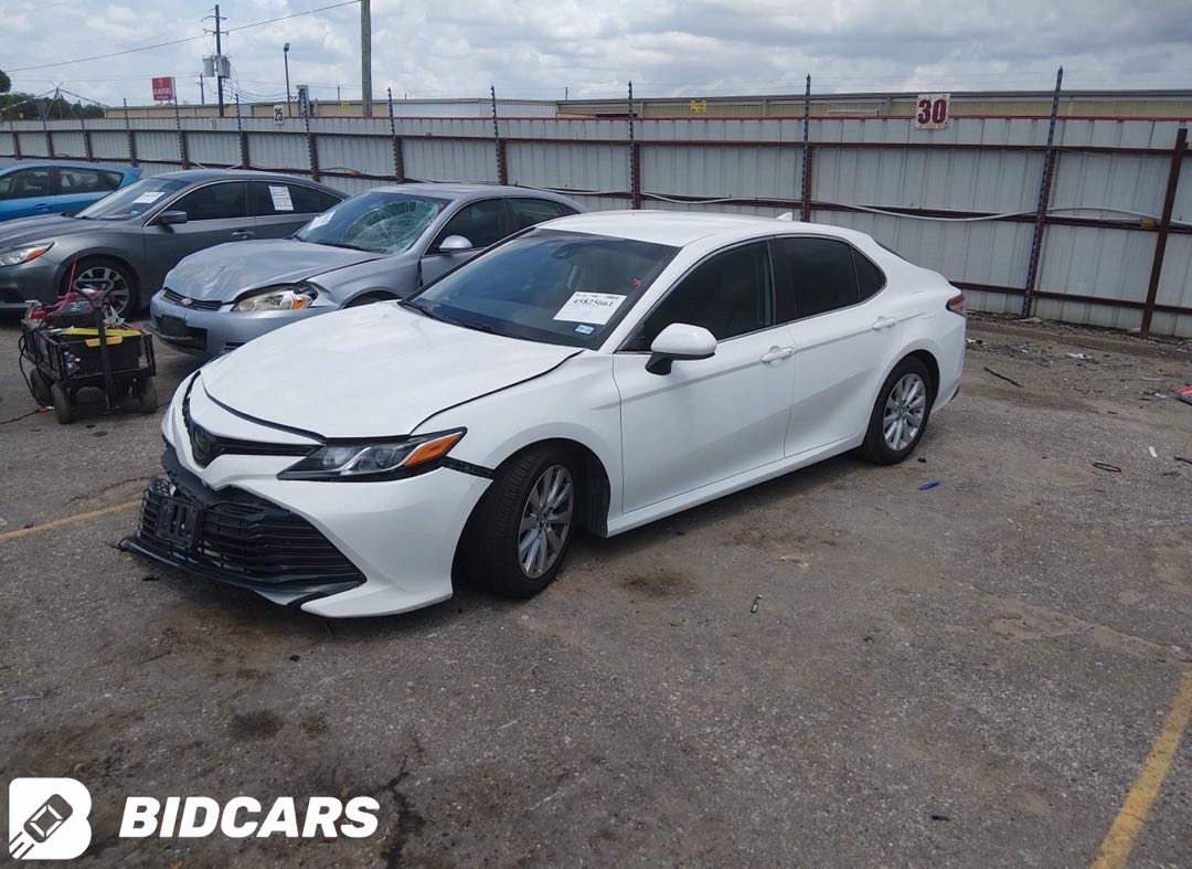 Car Image 2019 TOYOTA CAMRY