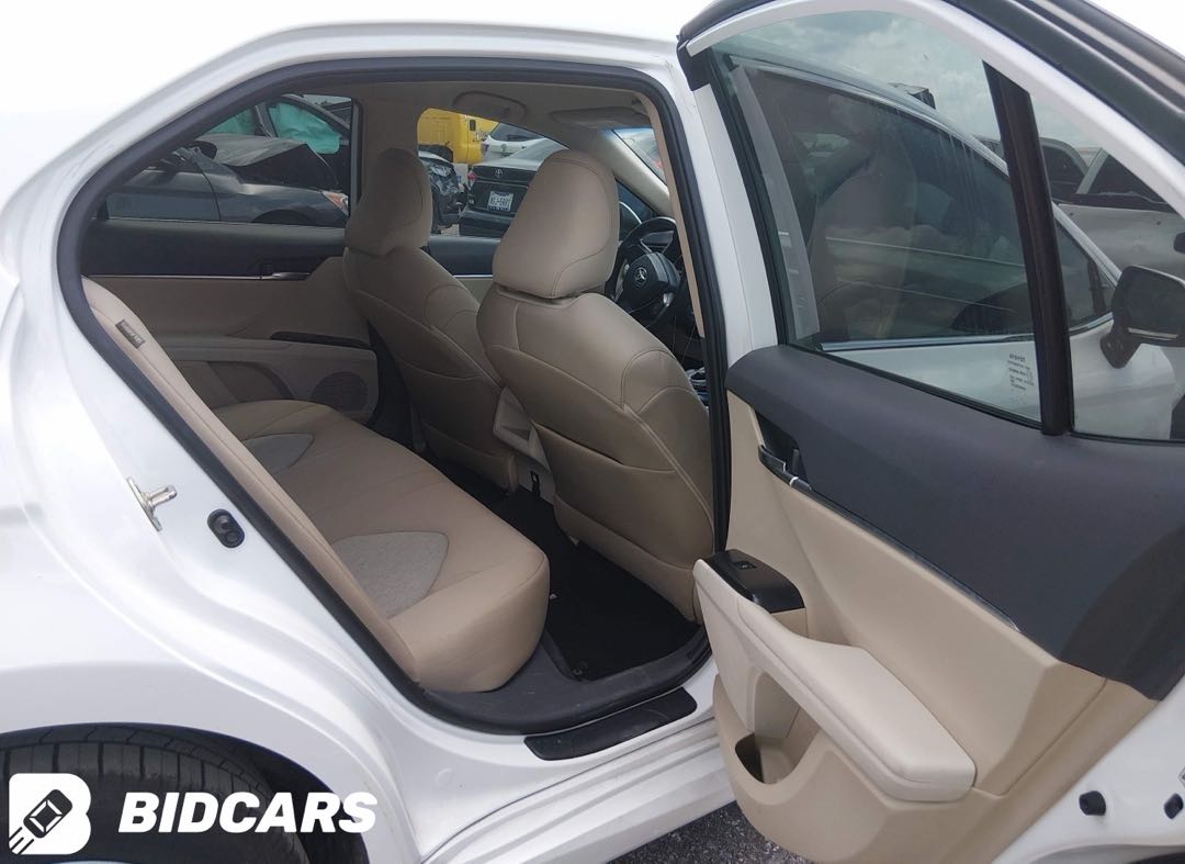 Car Image 2019 TOYOTA CAMRY