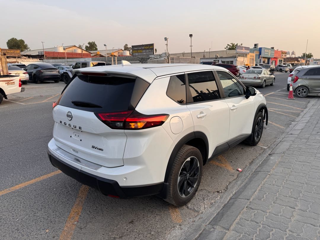 Car Image 2024 NISSAN ROGUE