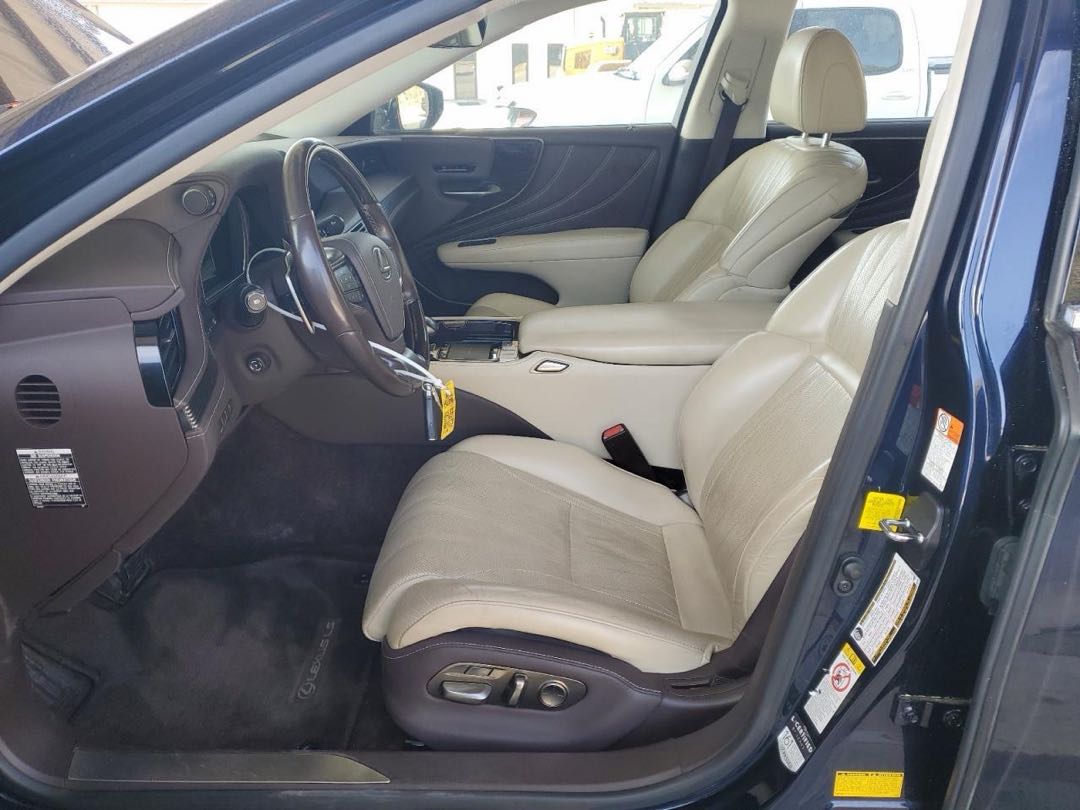 Car Image 2018 LEXUS LS