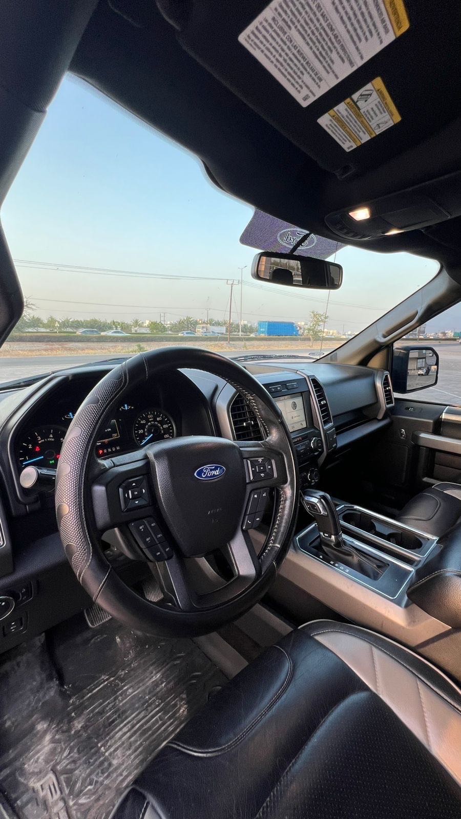 Car Image 2018 FORD F-150 Platinum