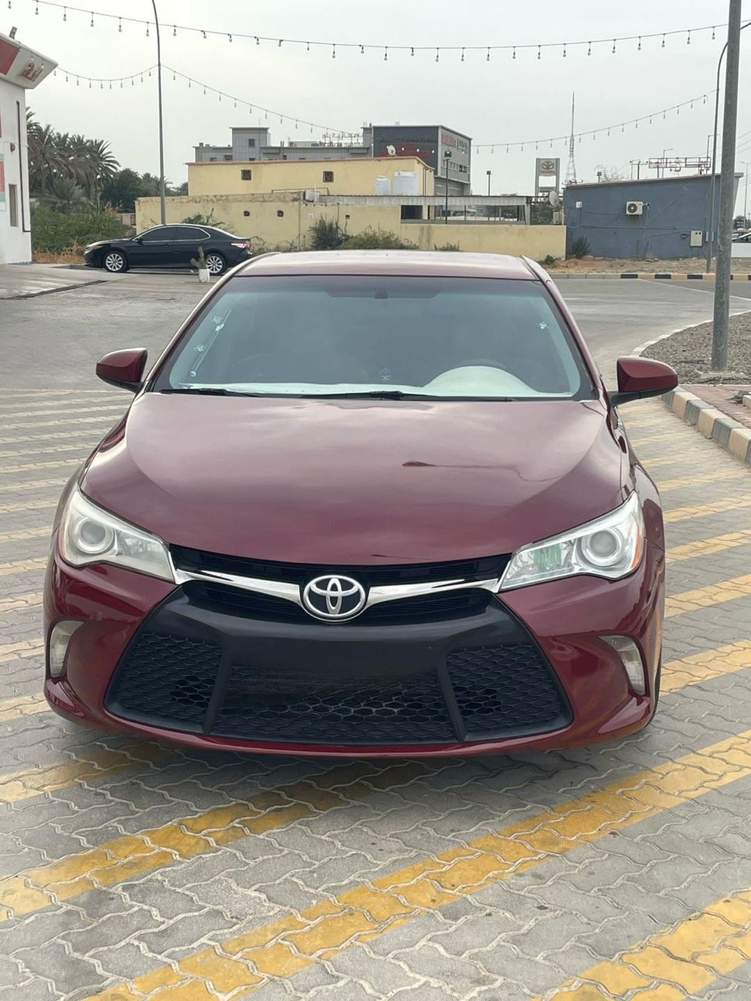 Car Image 2016 TOYOTA CAMRY LE