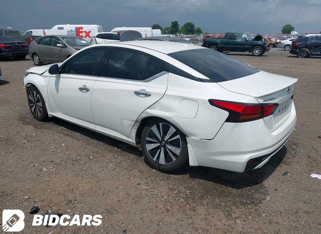 Car Image 2019 NISSAN ALTIMA