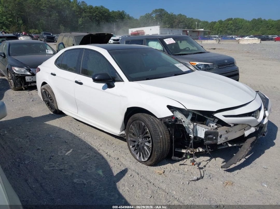 Car Image 2019 TOYOTA CAMRY