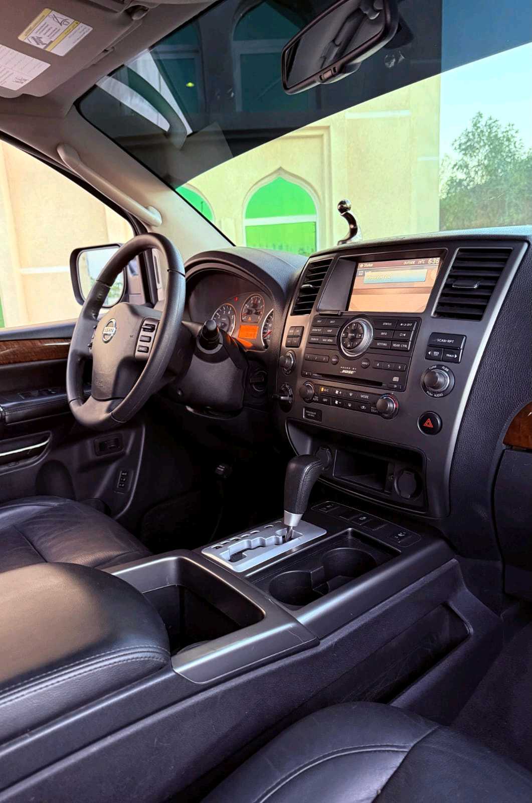 Car Image 2012 NISSAN ARMADA 