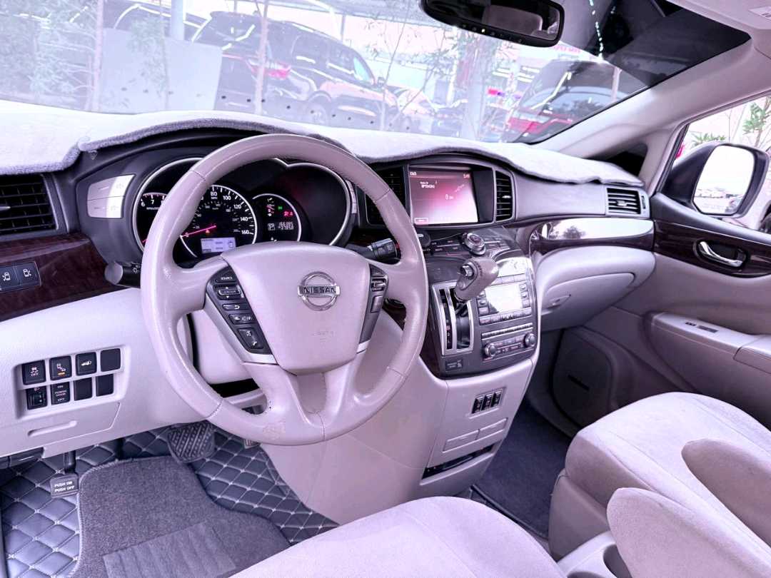 Car Image 2011 NISSAN QUEST 
