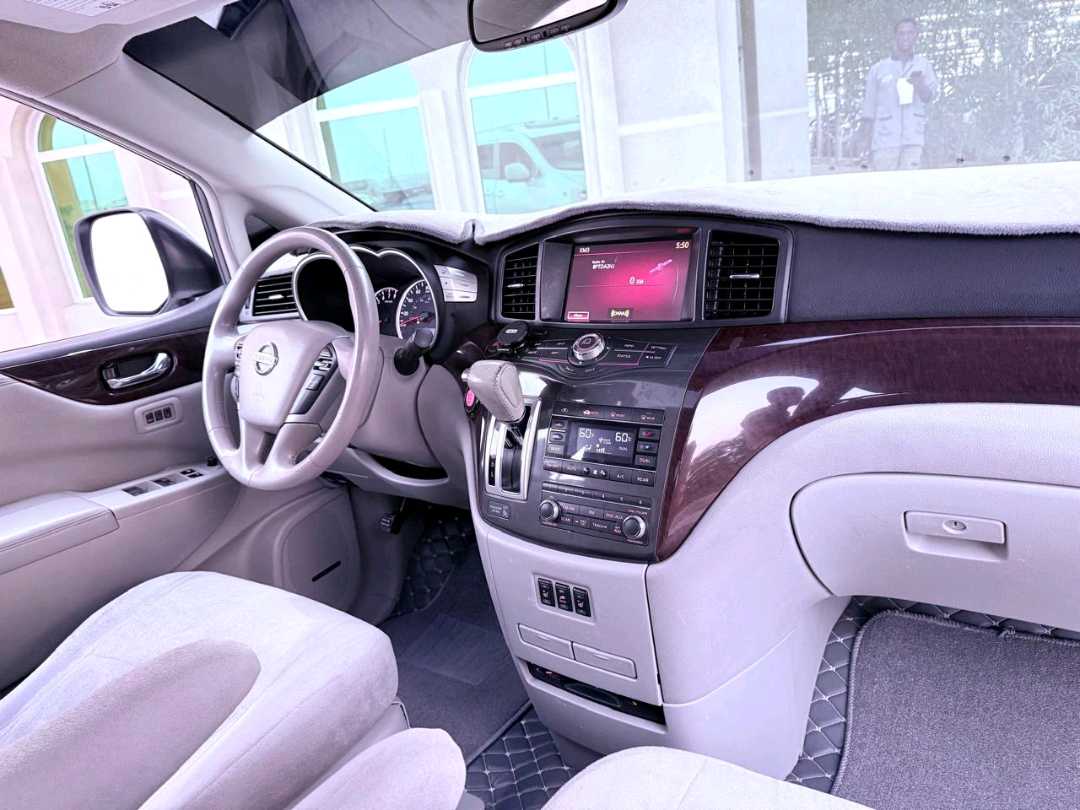 Car Image 2011 NISSAN QUEST 