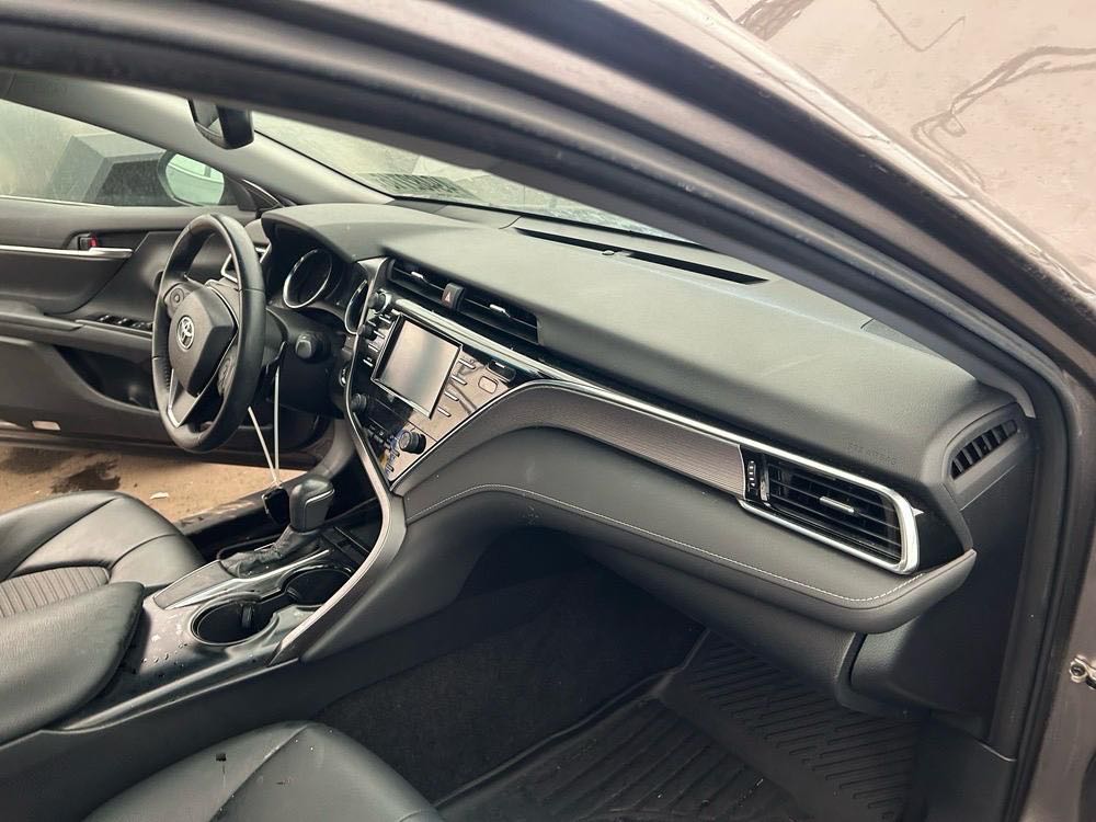 Car Image 2018 TOYOTA CAMRY