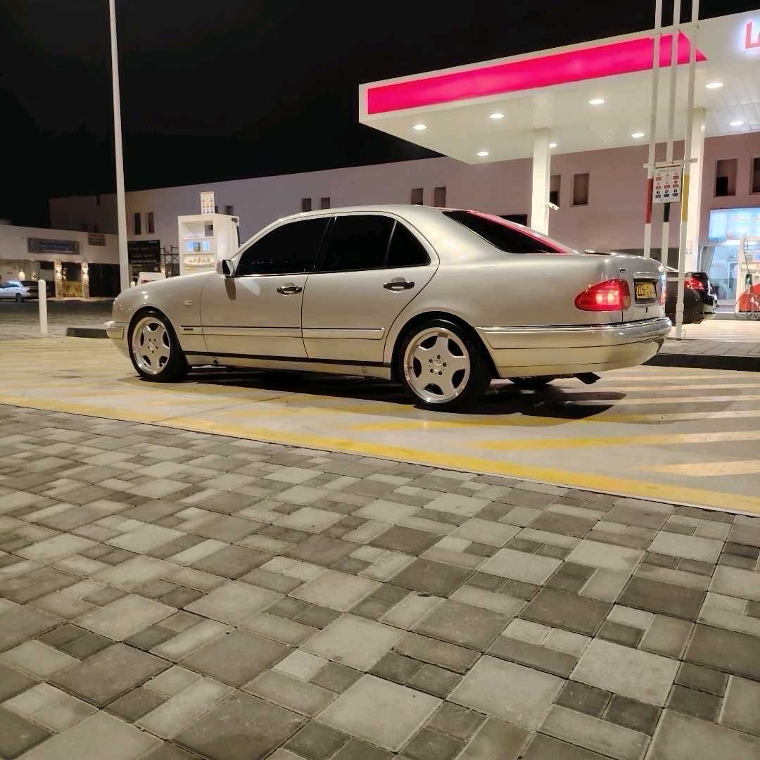 Car Image 1998 MERCEDES E Class 430