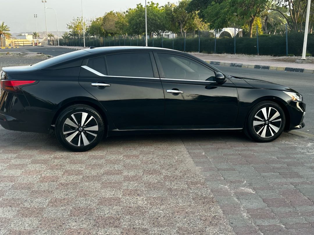 Car Image 2022 NISSAN ALTIMA SV