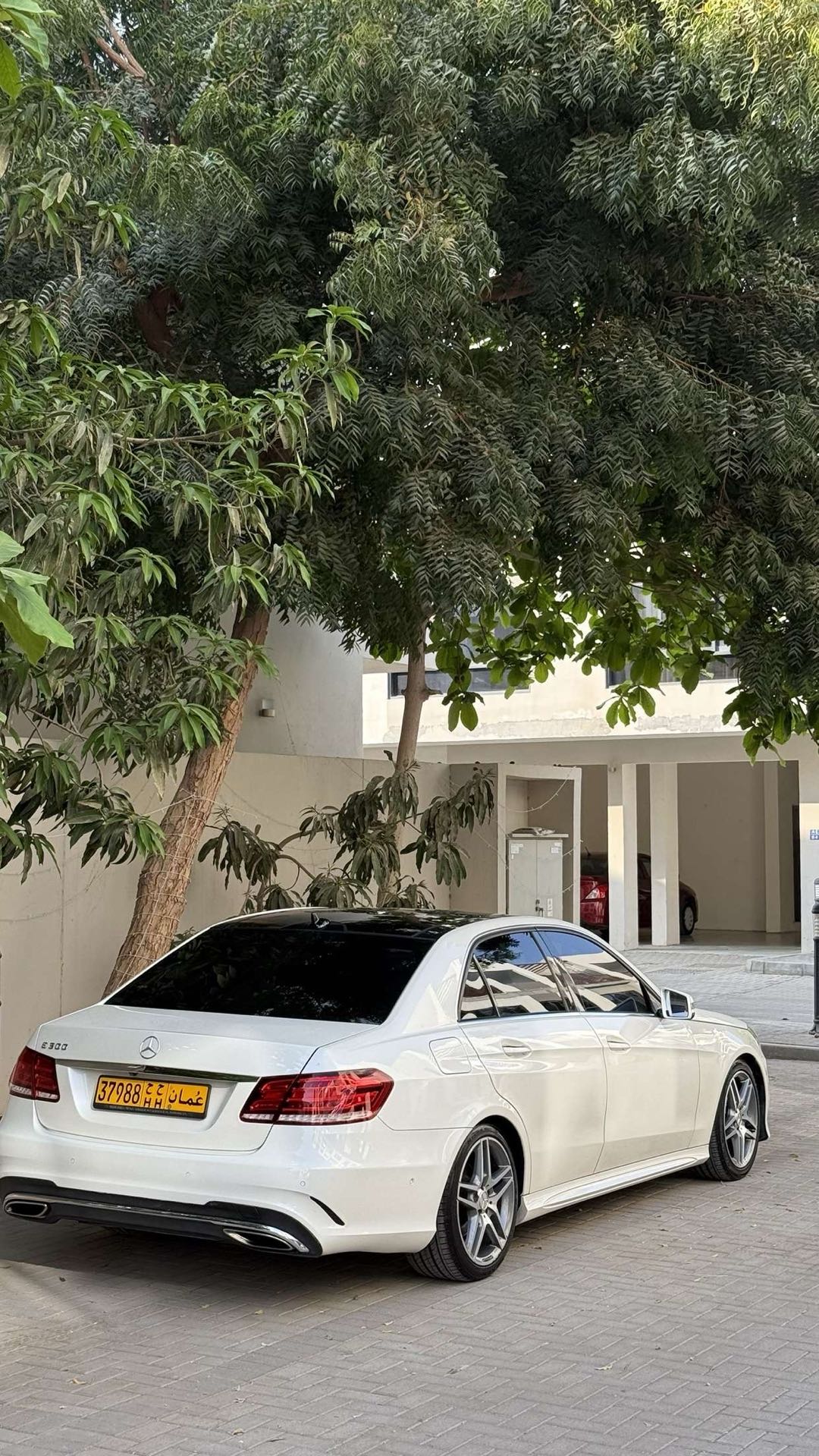 Car Image 2014 MERCEDES E Class 300