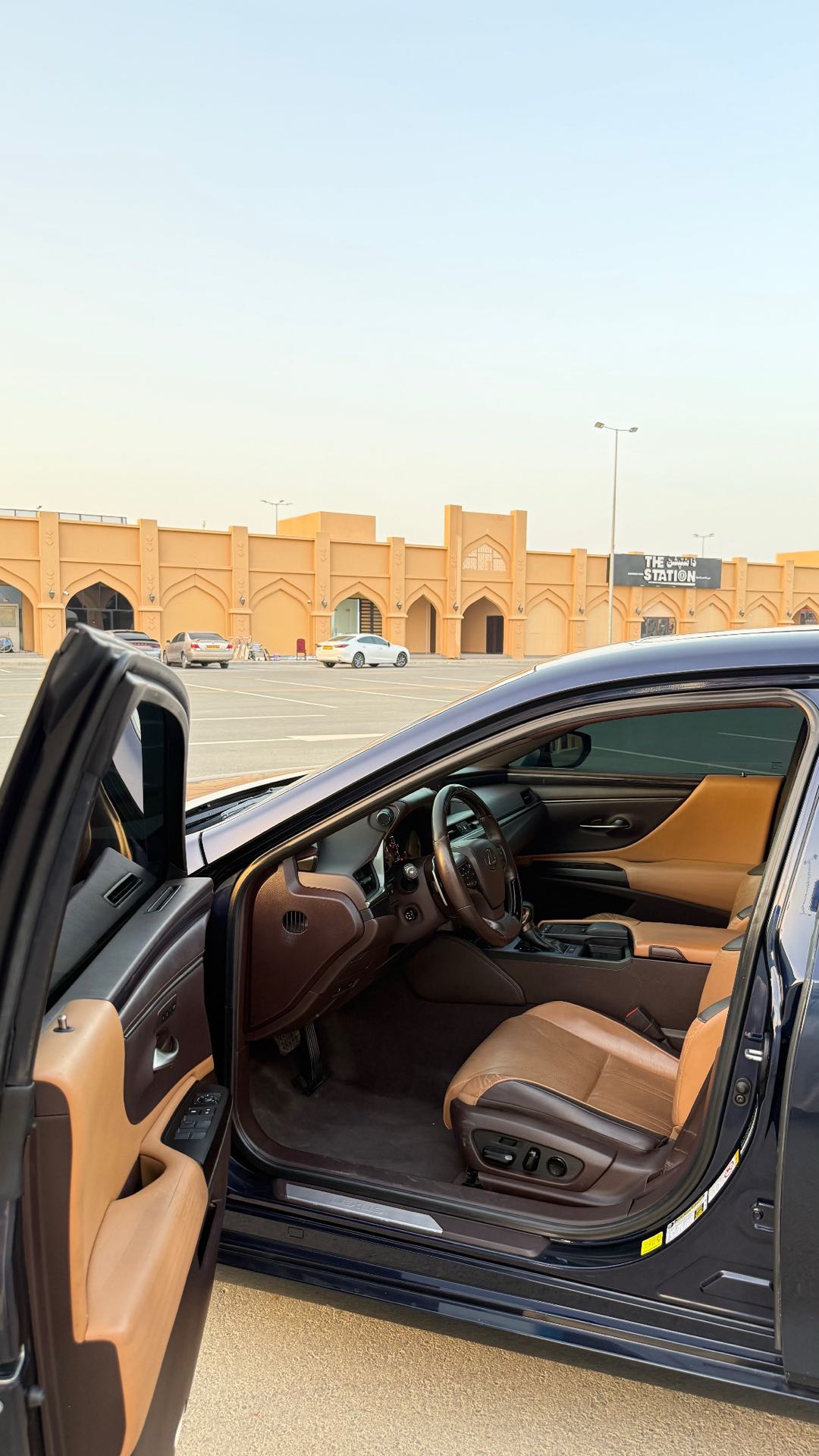 Car Image 2019 LEXUS ES 350