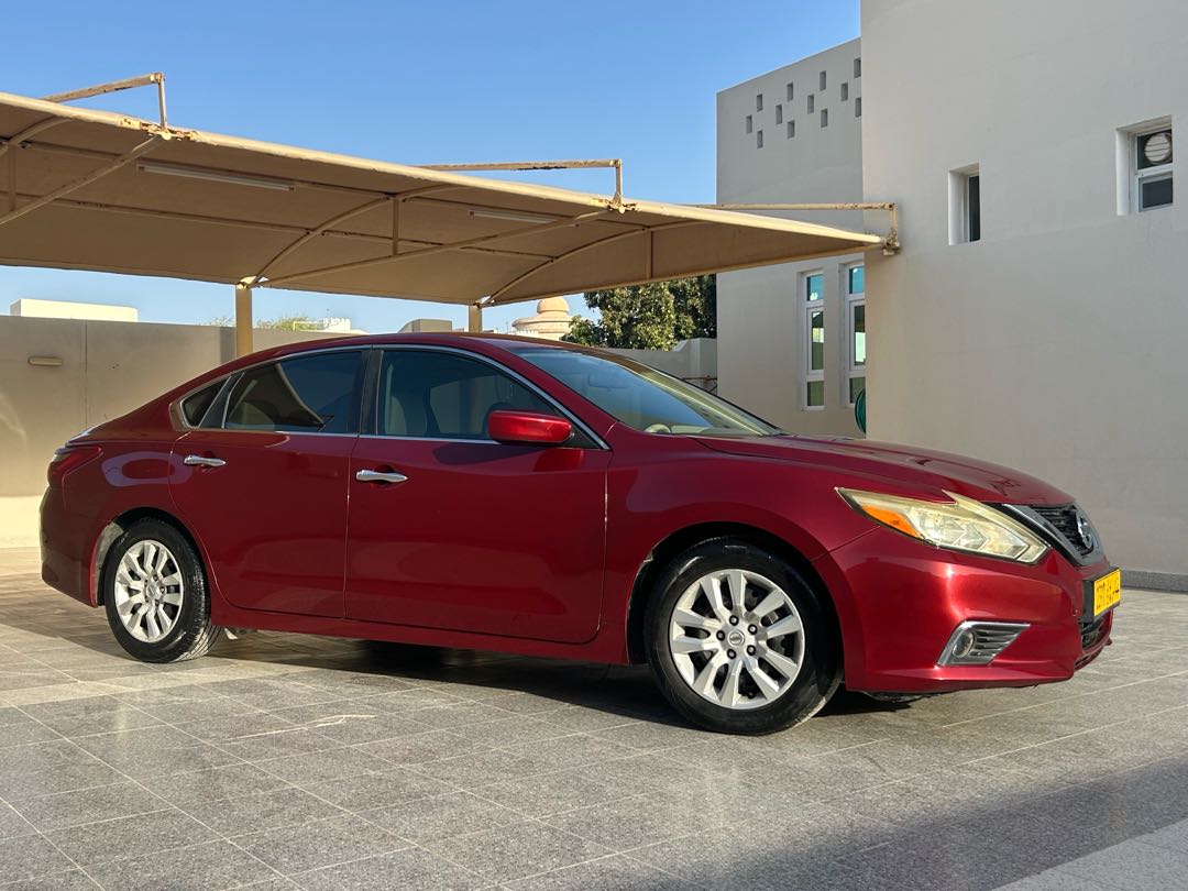 Car Image 2017 NISSAN ALTIMA S
