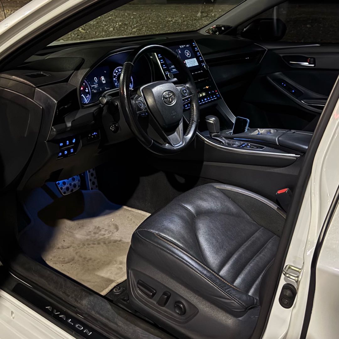 Car Image 2019 TOYOTA AVALON TOURING
