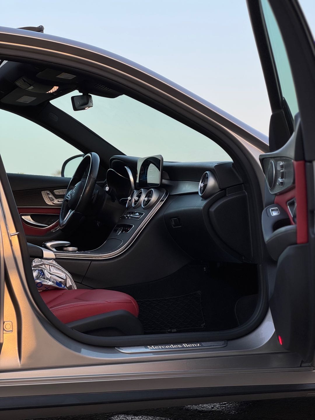 Car Image 2019 MERCEDES C Class 300