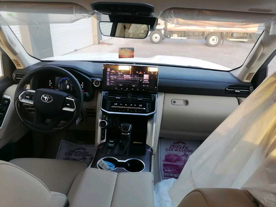 Car Image 2026 TOYOTA LAND CRUISER GX.R