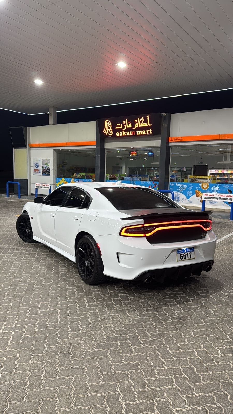 Car Image 2019 DODGE CHARGER SCAT PACK