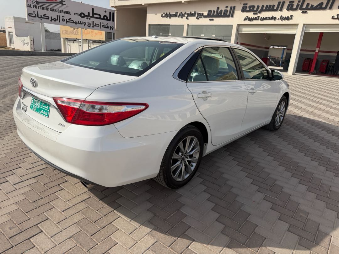 Car Image 2017 TOYOTA CAMRY XLE