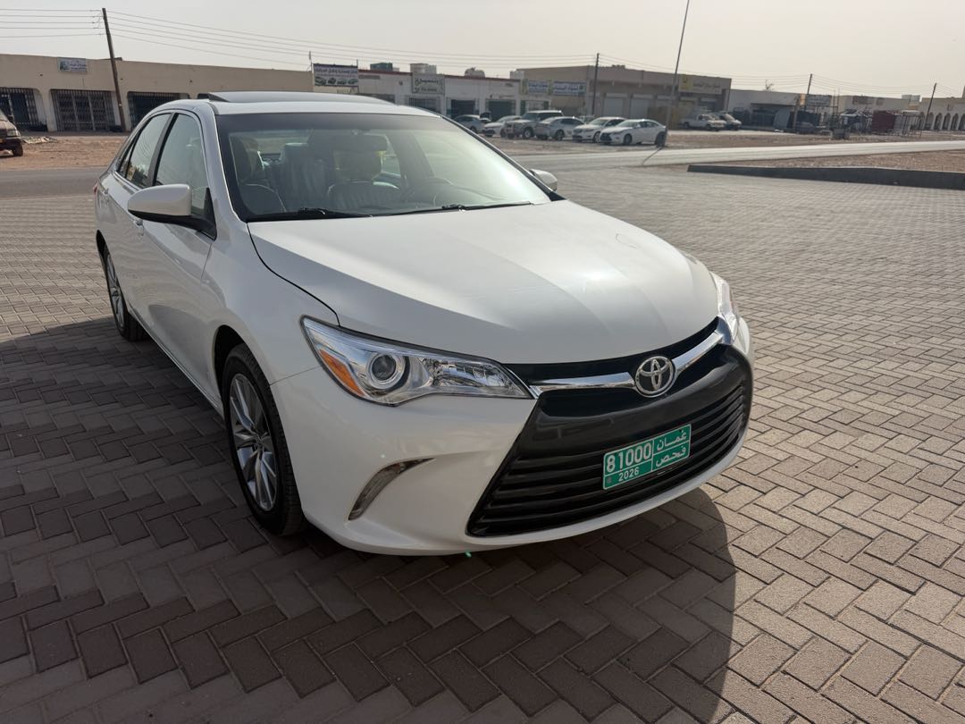 Car Image 2017 TOYOTA CAMRY XLE