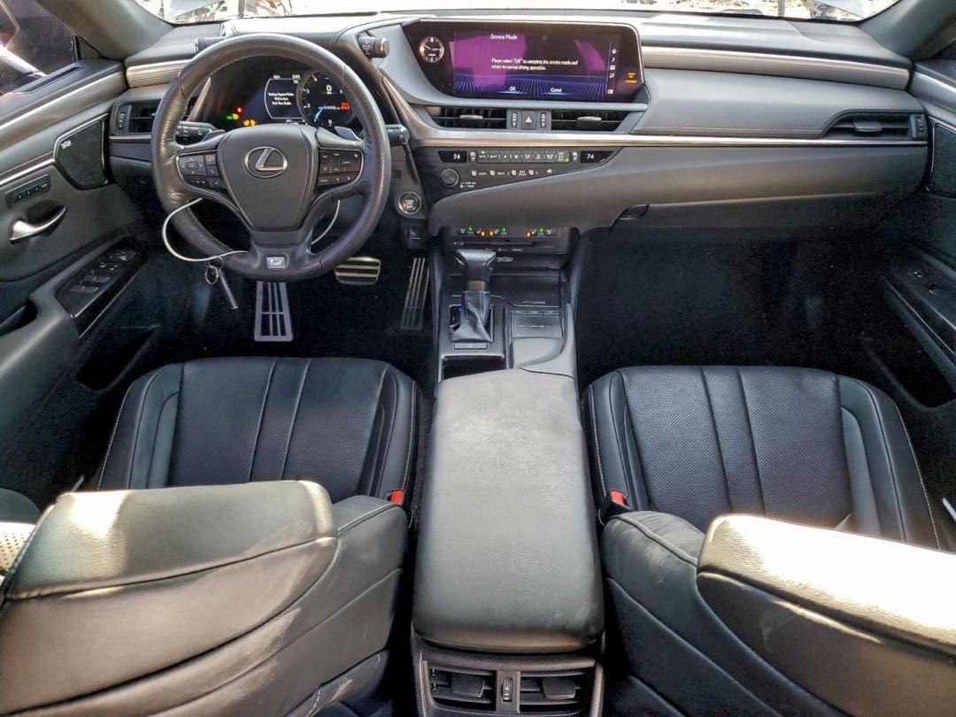 Car Image 2019 LEXUS ES