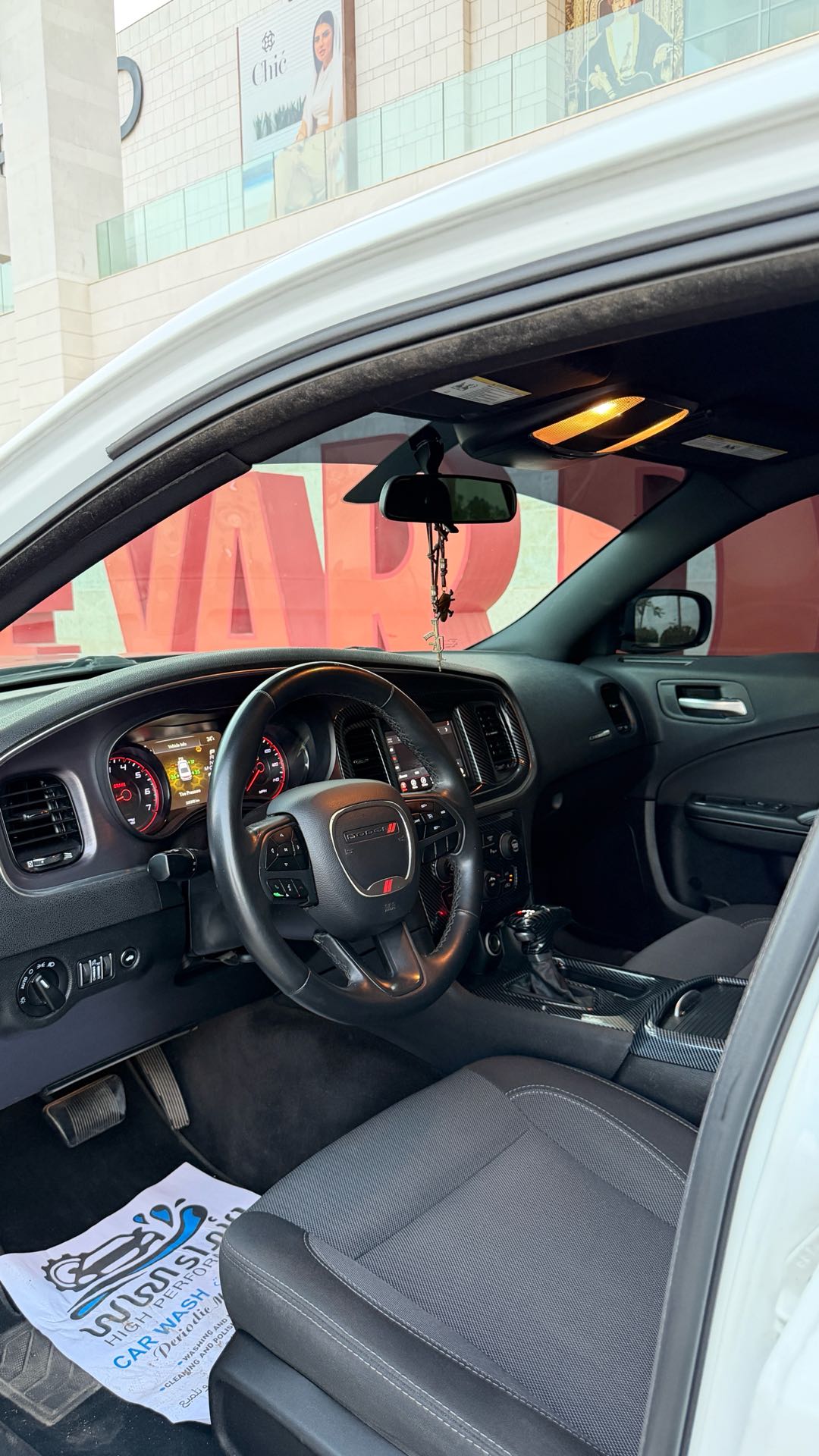 Car Image 2018 DODGE CHARGER SXT
