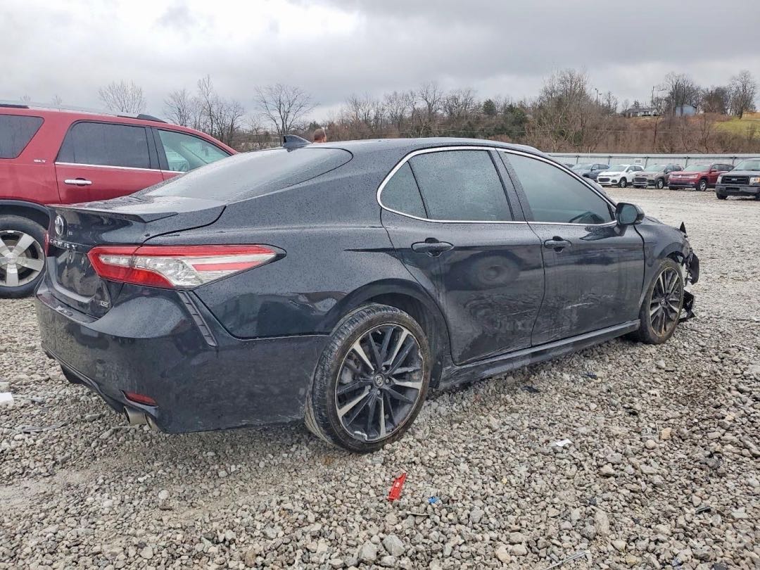 Car Image 2019 TOYOTA CAMRY