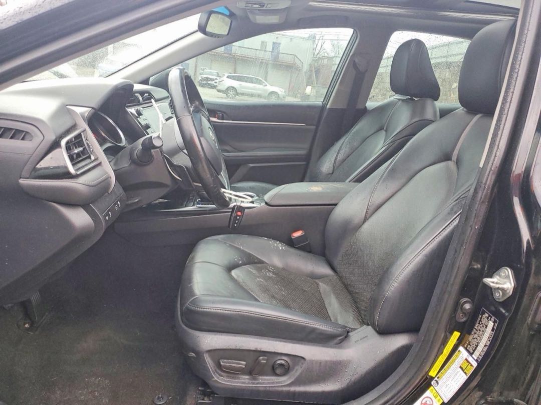Car Image 2019 TOYOTA CAMRY
