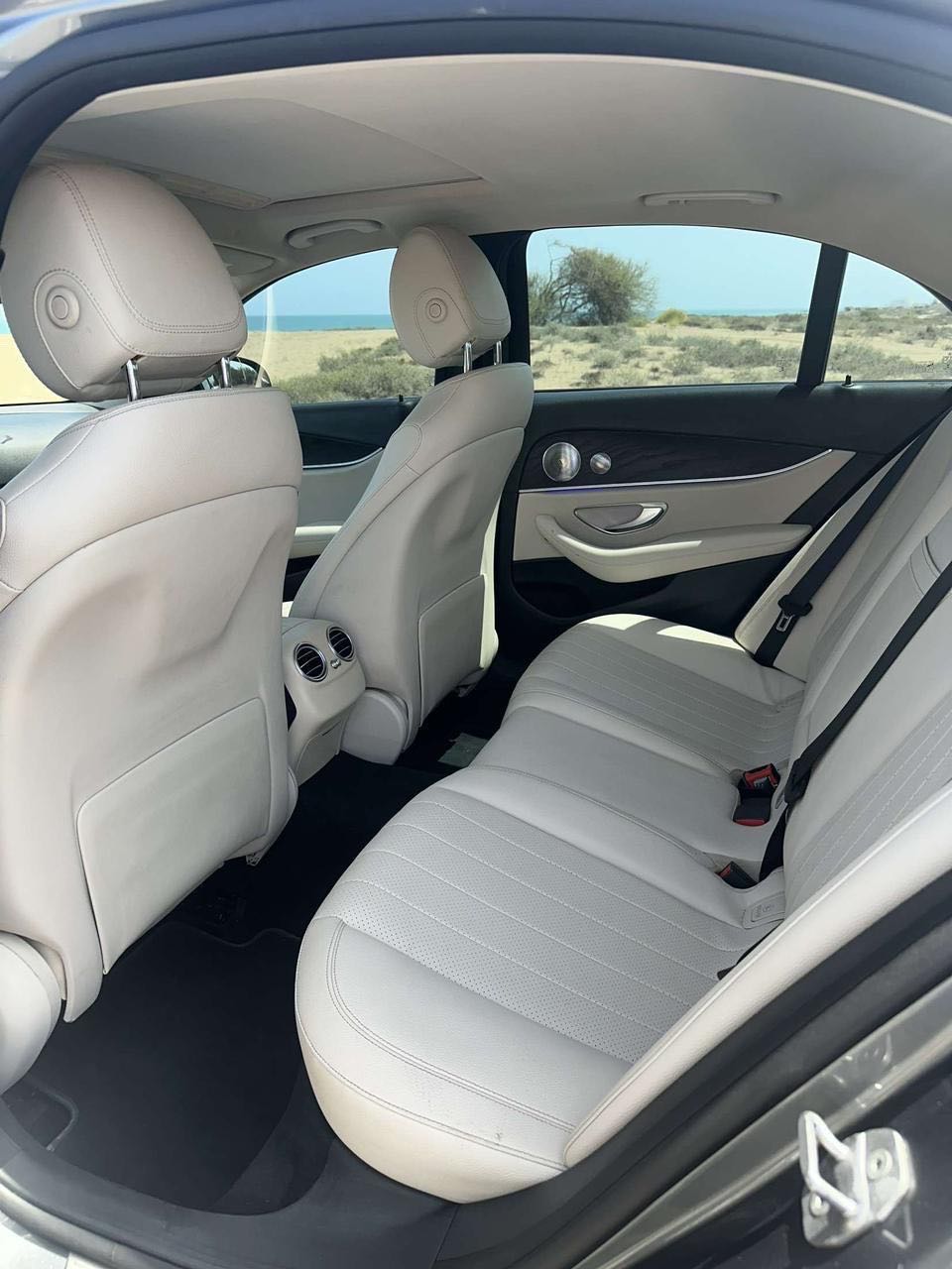 Car Image 2017 MERCEDES E Class 300