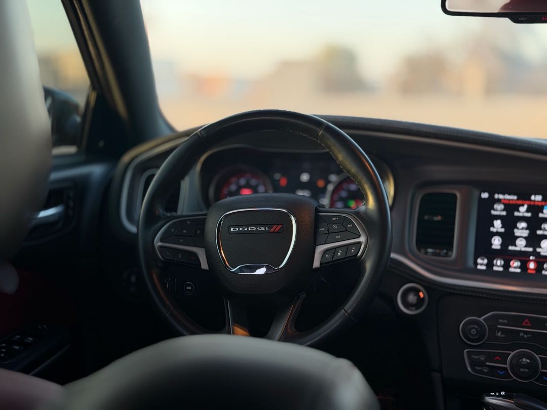 Car Image 2019 DODGE CHARGER SXT