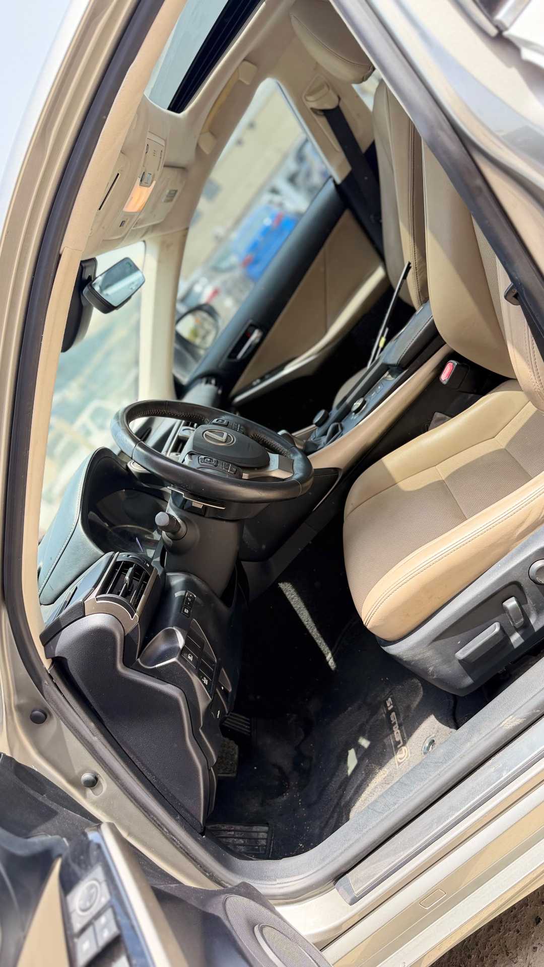 Car Image 2019 LEXUS IS