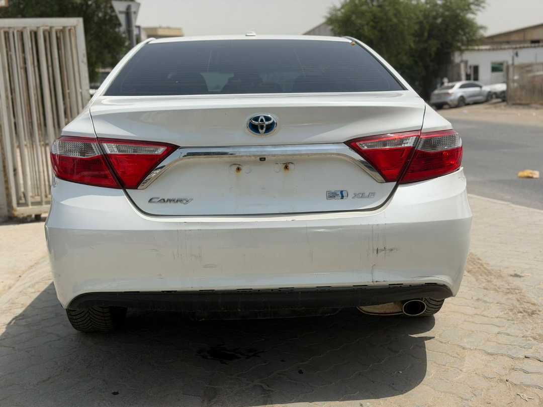 Car Image 2015 TOYOTA CAMRY