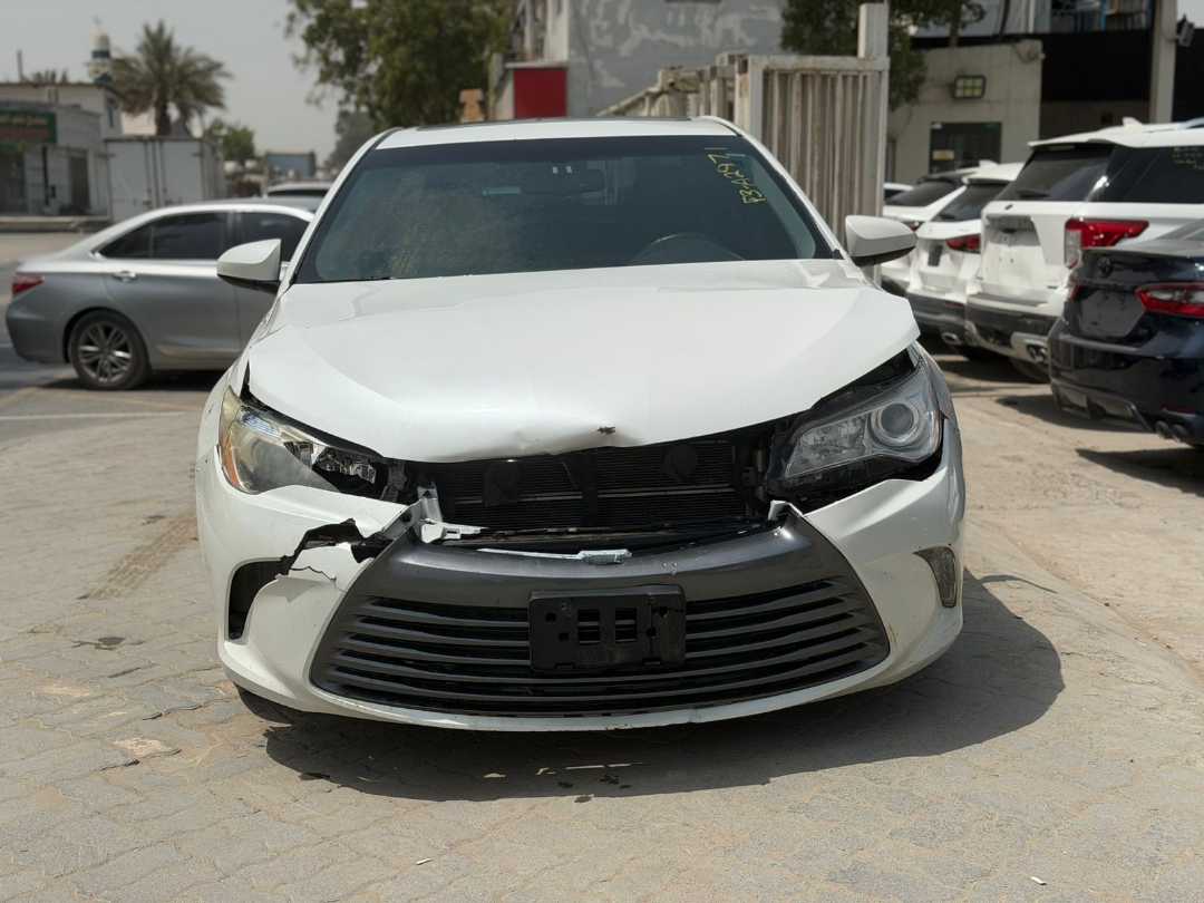 Car Image 2015 TOYOTA CAMRY