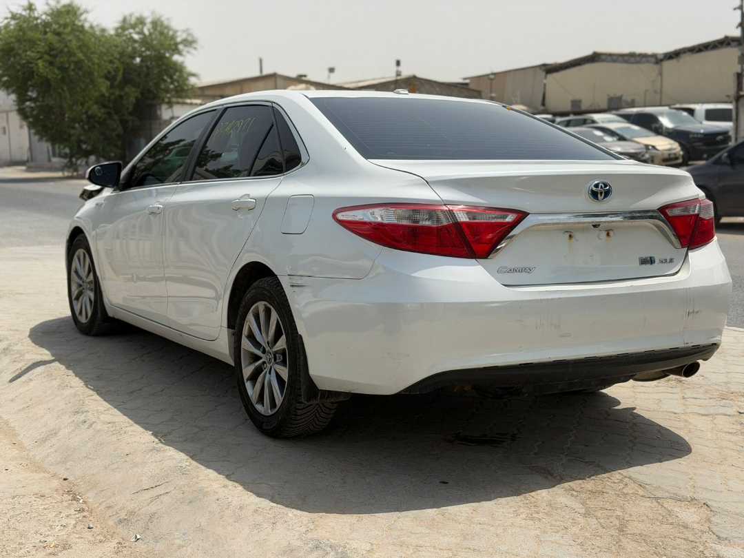 Car Image 2015 TOYOTA CAMRY