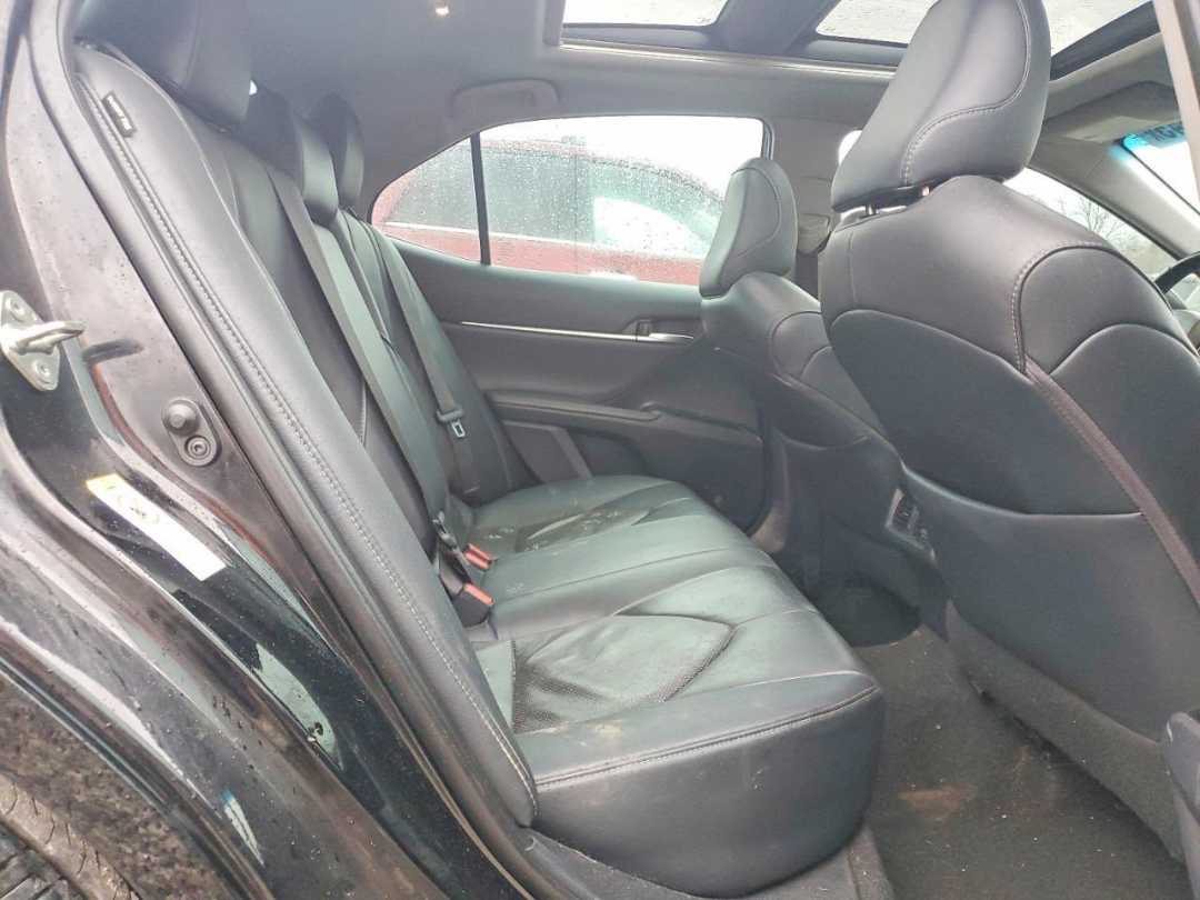 Car Image 2019 TOYOTA CAMRY