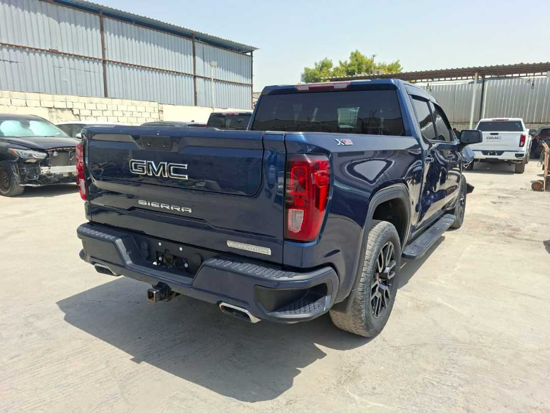 Car Image 2021 GMC SIERRA