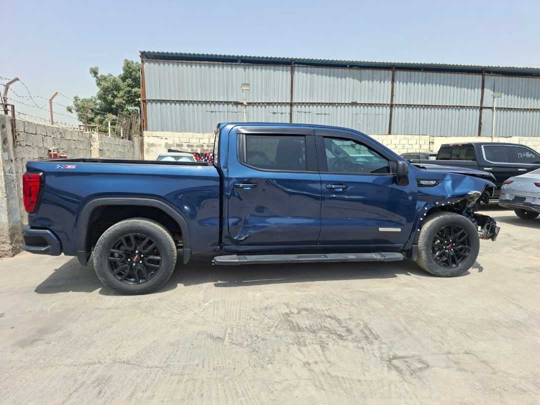 Car Image 2021 GMC SIERRA