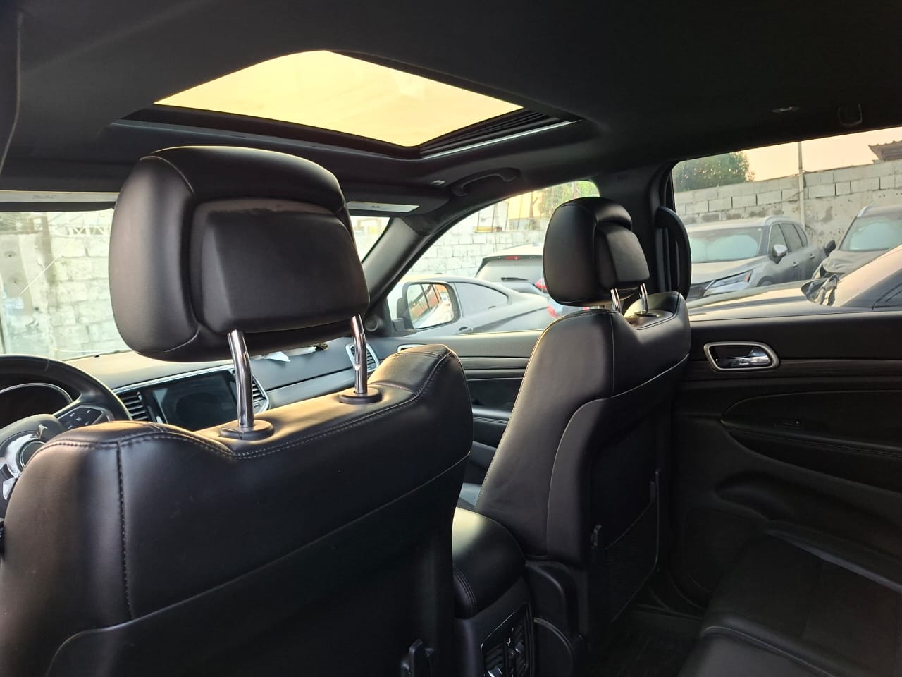Car Image 2019 JEEP GRAND CHEROKEE