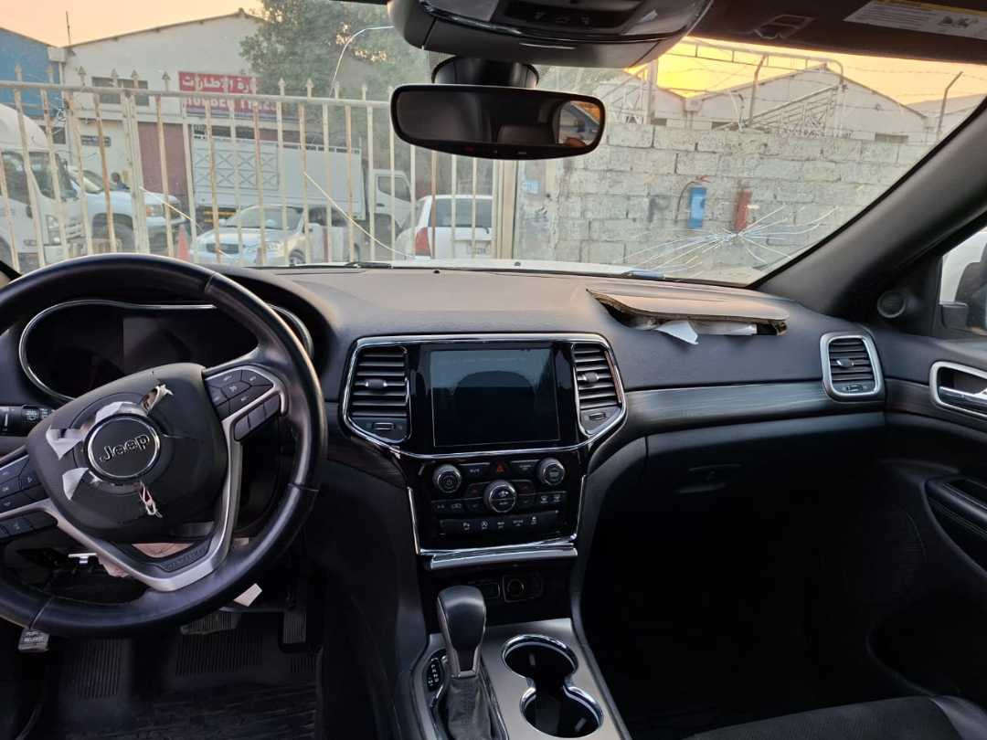 Car Image 2019 JEEP GRAND CHEROKEE