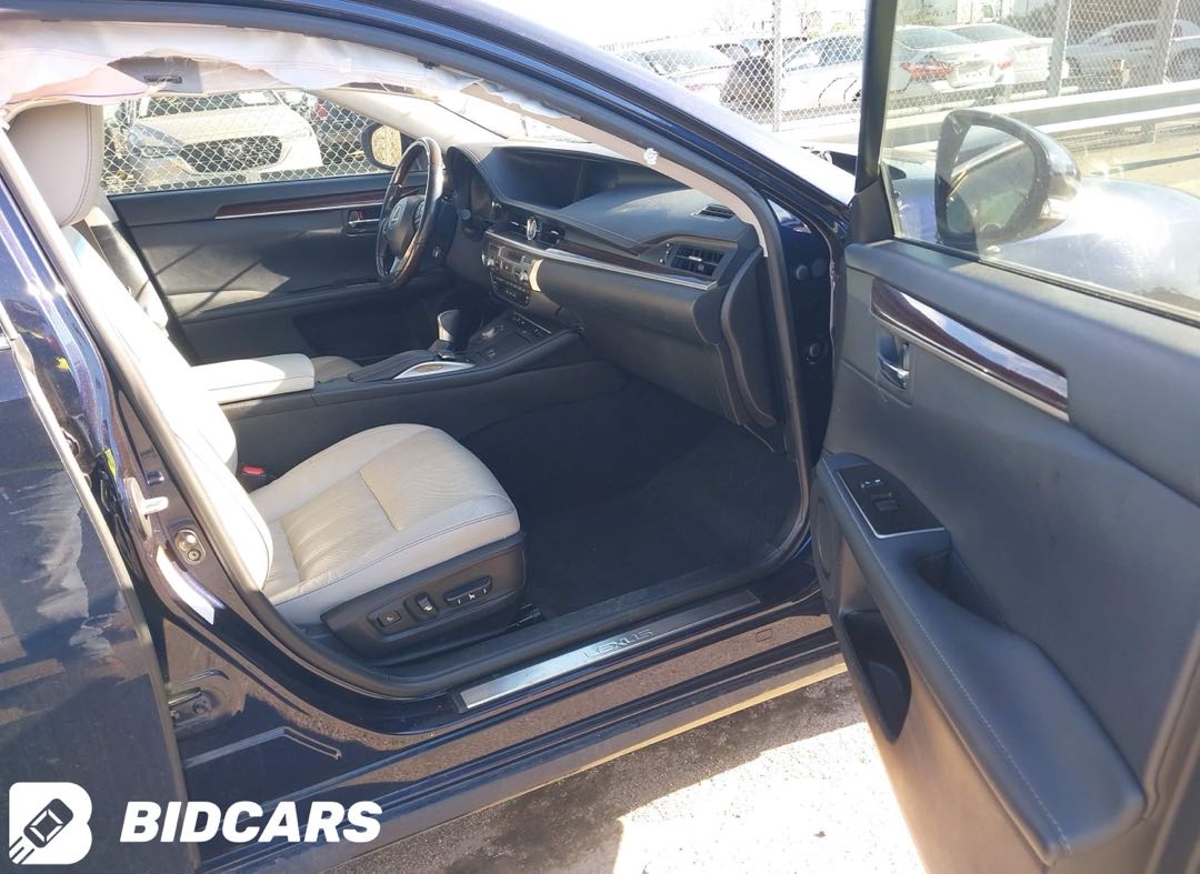 Car Image 2016 LEXUS ES