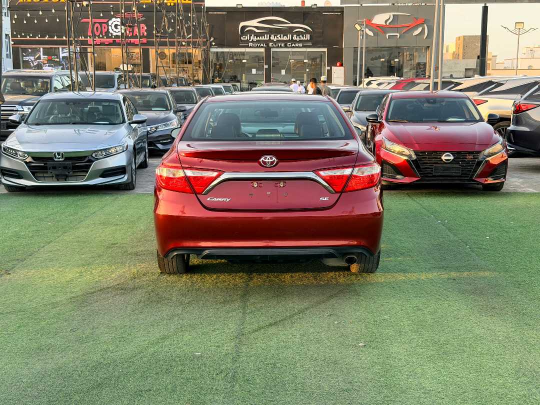 Car Image 2017 TOYOTA CAMRY SE