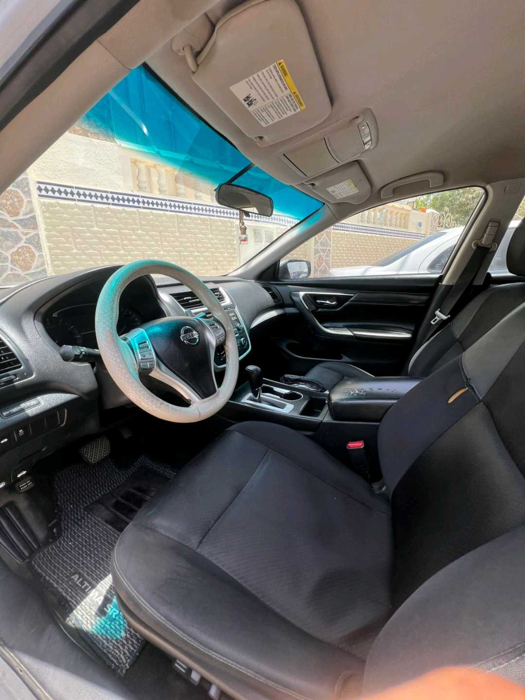 Car Image 2017 NISSAN ALTIMA SR