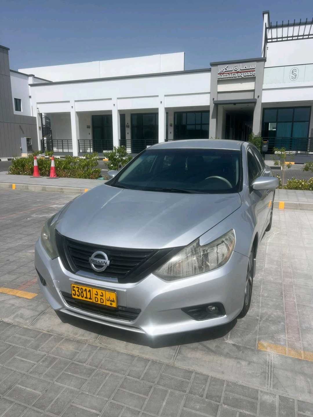 Car Image 2017 NISSAN ALTIMA SR